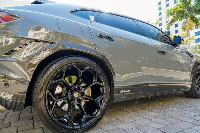 2023 Lamborghini Urus Performante