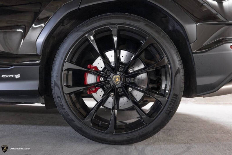 2024 Lamborghini Urus S
