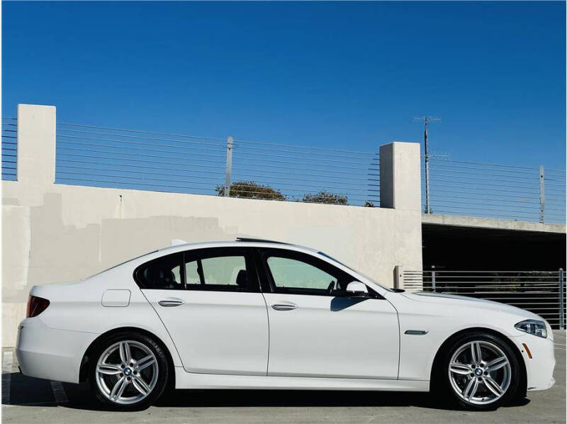 2016 BMW 5 Series 550i photo 12