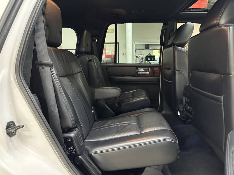 2017 Lincoln Navigator Select