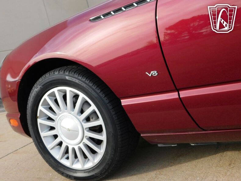 2004 Ford Thunderbird Deluxe