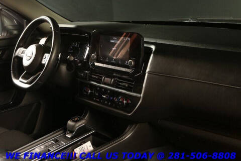 2023 Nissan Pathfinder SV