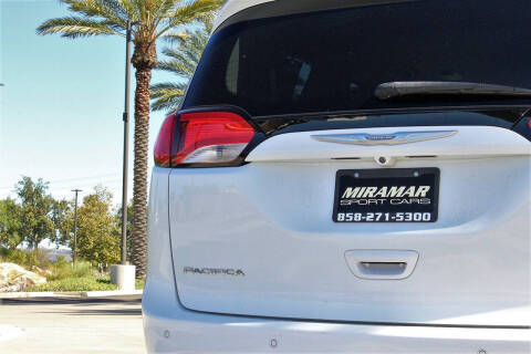 2017 Chrysler Pacifica Touring-L