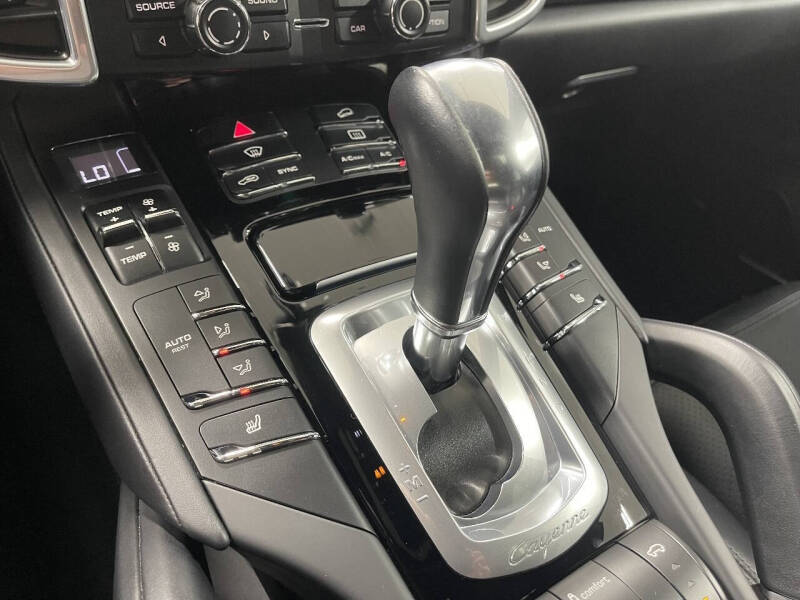 2016 Porsche Cayenne GTS