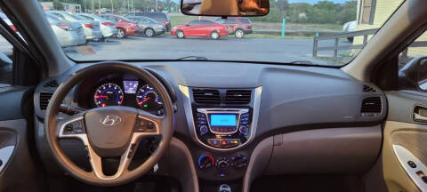 2012 Hyundai Accent GLS