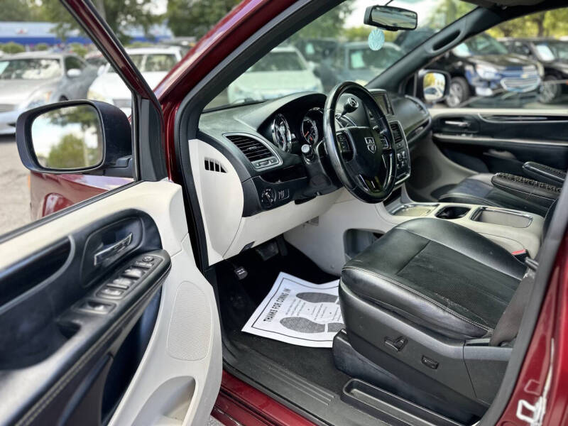 2018 Dodge Grand Caravan SXT - Photo 9