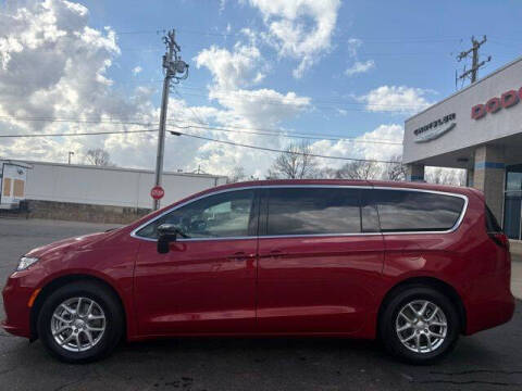 2026 Chrysler Pacifica Select