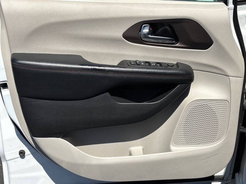 2019 Chrysler Pacifica Touring Plus