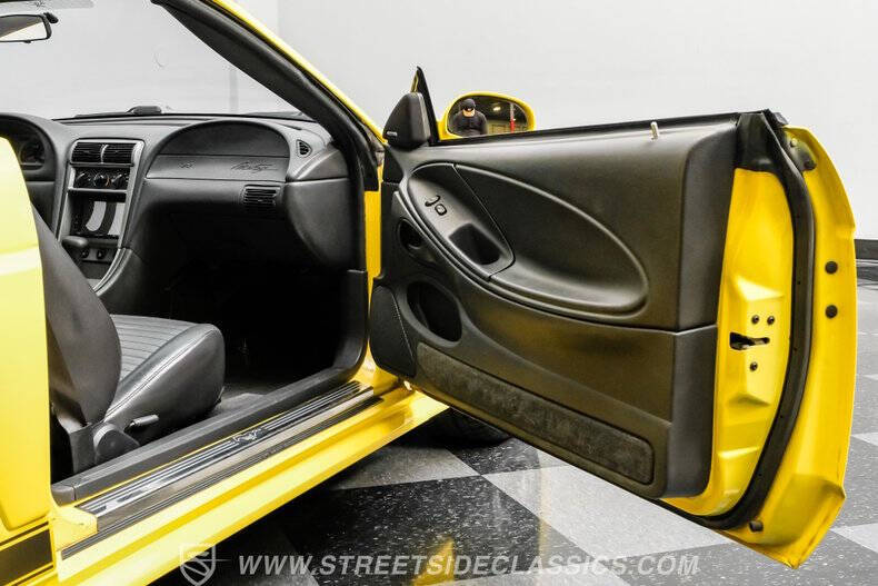 2003 Ford Mustang Mach 1 Premium