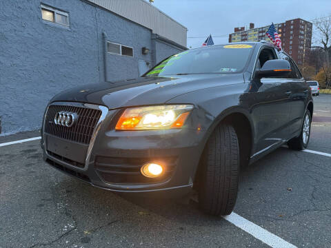 2011 Audi Q5 2.0T quattro Premium Plus