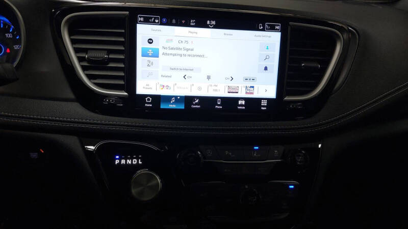 2026 Chrysler Pacifica Select