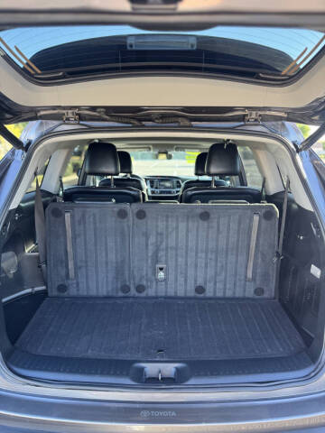 2019 Toyota Highlander SE