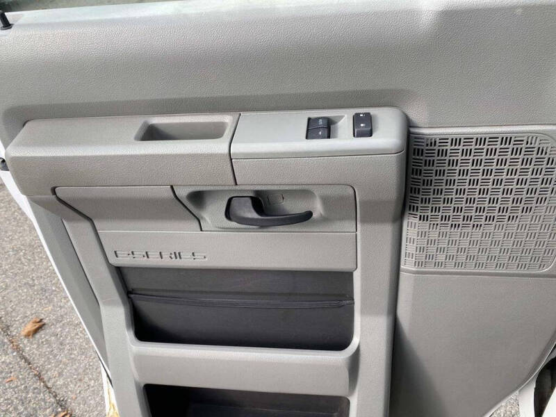 2013 Ford E-Series E-350 SD XLT