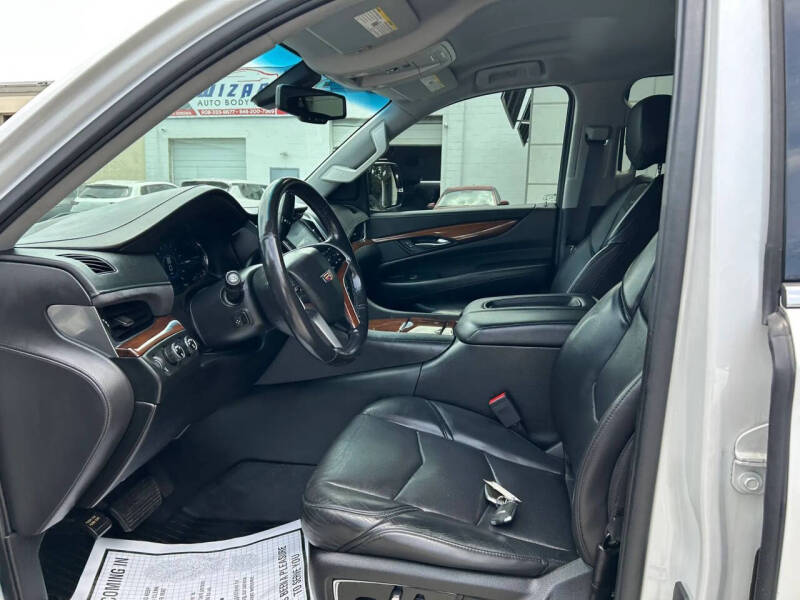 2019 Cadillac Escalade Standard