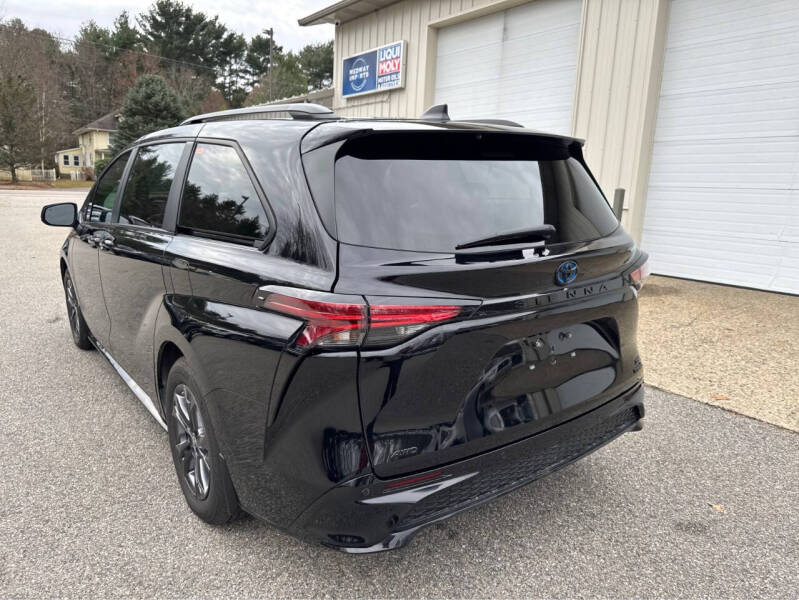 2024 Toyota Sienna XSE 7-Passenger