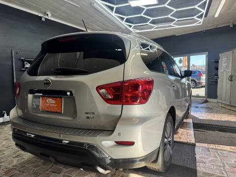 2017 Nissan Pathfinder SV