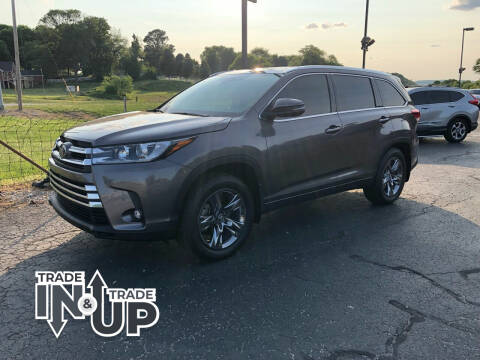 2019 Toyota Highlander for sale at Browns Sales & Service in Hawesville KY