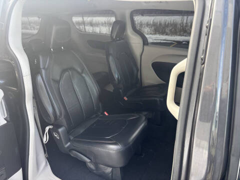 2017 Chrysler Pacifica Touring Plus