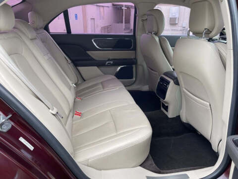 2017 Lincoln Continental Select