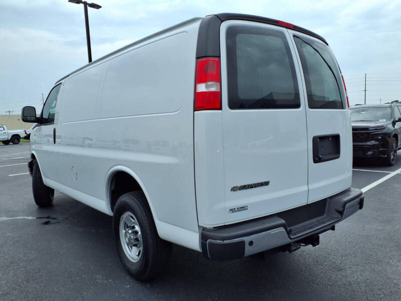 2024 Chevrolet Express 3500