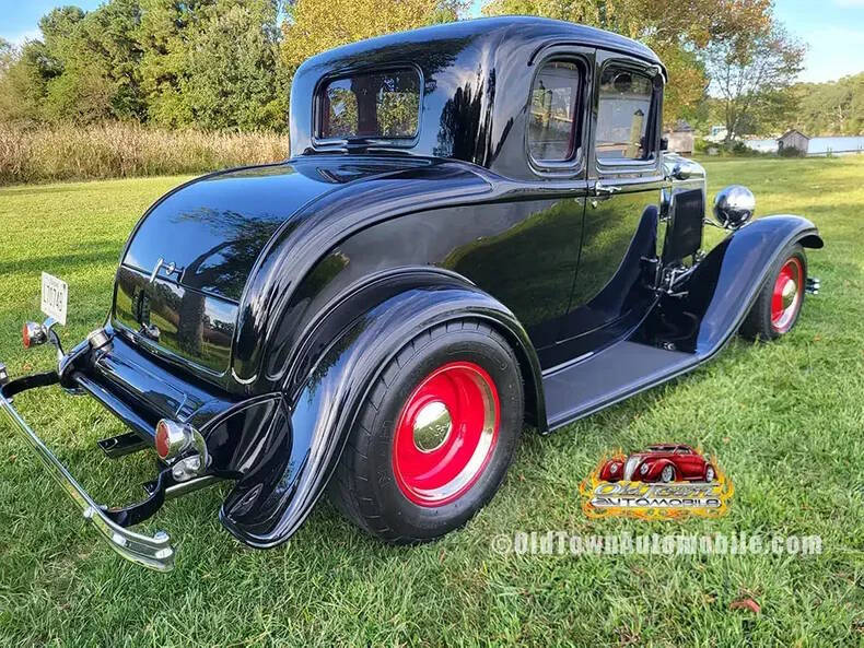 1932 Ford 5-Window