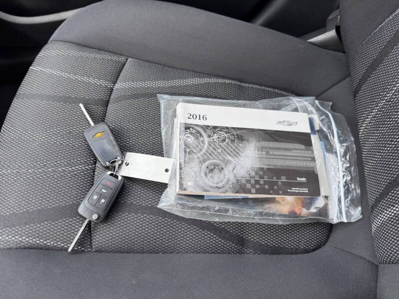 2016 Chevrolet Sonic LT Manual