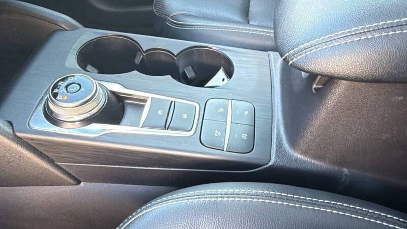 2021 Ford Escape Titanium