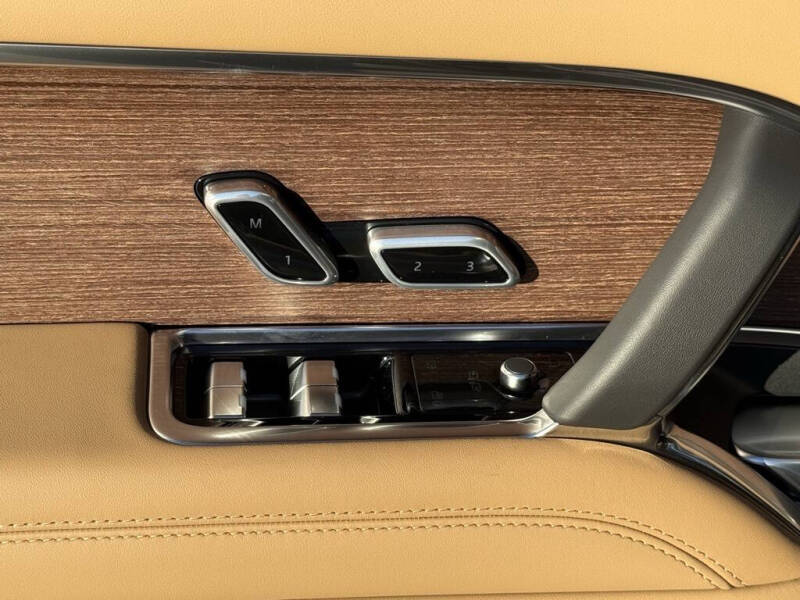 2025 Land Rover Range Rover P400 SE