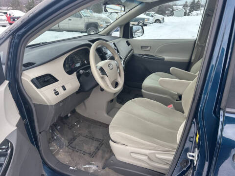 2011 Toyota Sienna Base 7-Passenger