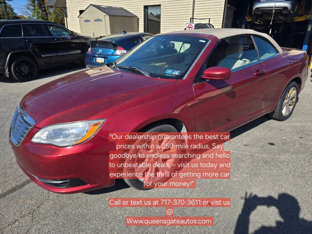 2012 Chrysler 200 for sale at QUEENSGATE AUTO SALES in York, PA