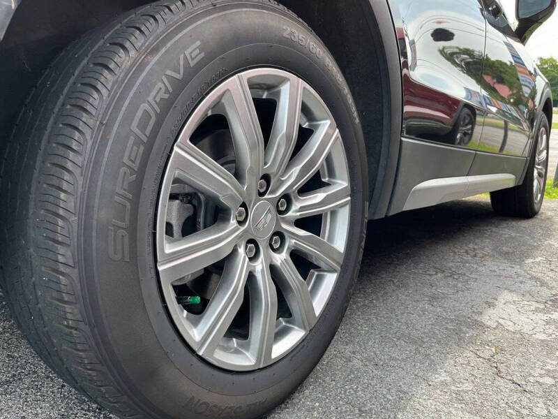 2023 Cadillac XT4 Premium Luxury