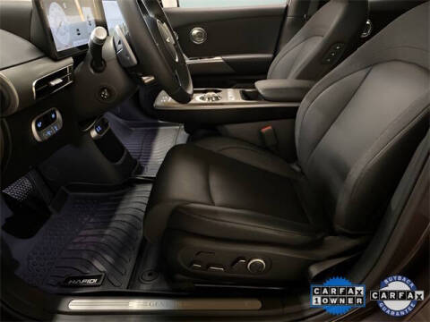 2024 Genesis GV60 Standard