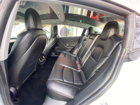 2019 Tesla Model 3 Standard Range Plus