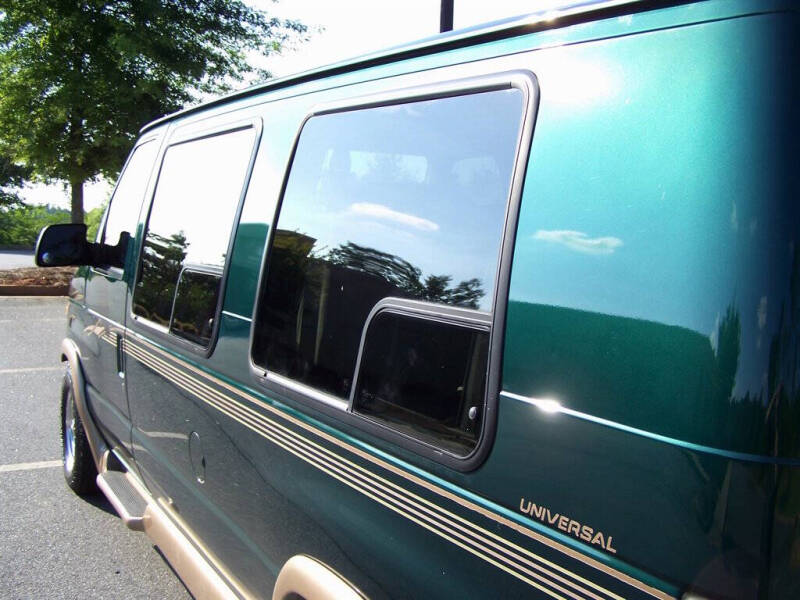 2000 Ford E-Series E-150