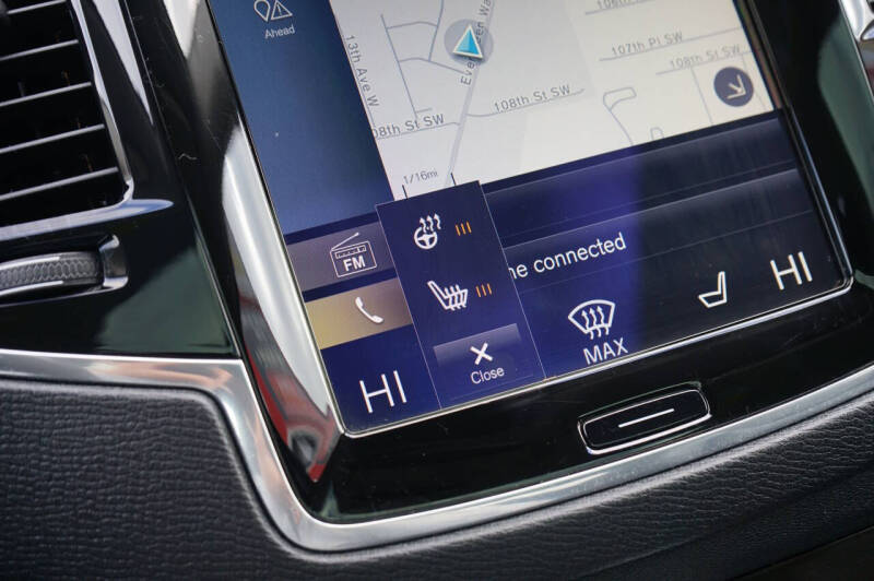 2018 Volvo XC90 T6 Momentum