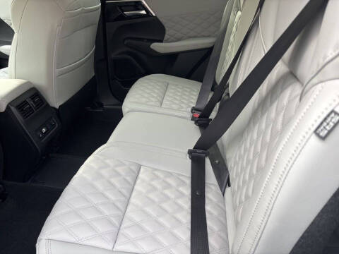 2025 Mitsubishi Outlander PHEV SEL