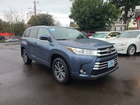 2018 Toyota Highlander for sale at Universal Auto Sales in Salem OR