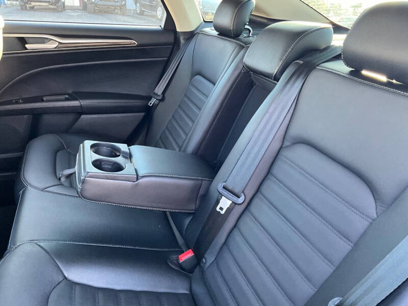 2017 Ford Fusion Hybrid SE