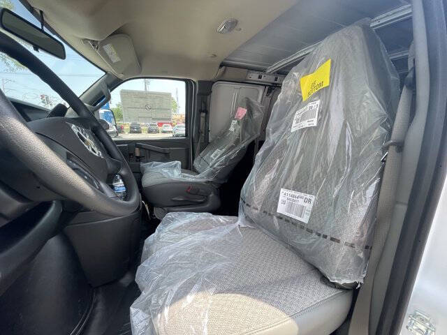 2025 Chevrolet Express 2500