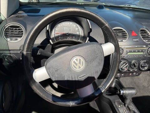 2009 Volkswagen New Beetle Convertible Blush Edition