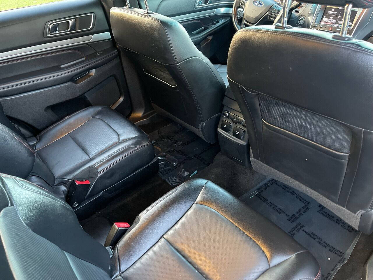 2016 Ford Explorer  - $18,915