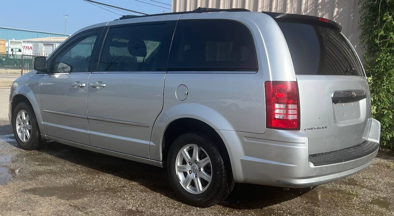 2010 Chrysler Town and Country for sale at CAR MEX AUTO BROKERS in Dallas, TX