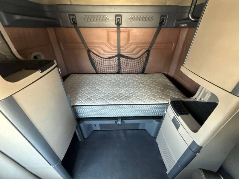 2012 Freightliner Cascadia