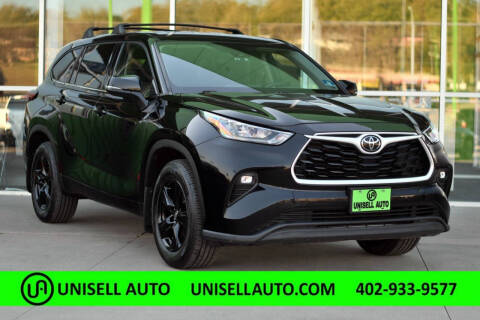 2020 Toyota Highlander LE