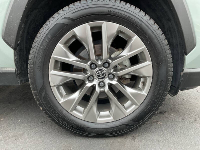 2021 Toyota RAV4 XLE Premium