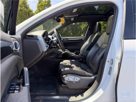 2017 Porsche Cayenne Platinum Edition