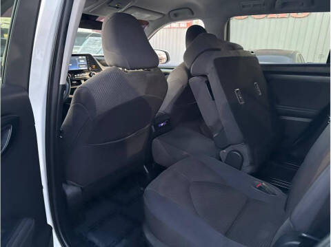 2022 Toyota Highlander LE