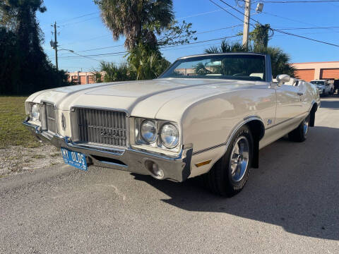 1971 Oldsmobile Cutlass Supreme for sale at American Classics Autotrader LLC in Pompano Beach FL