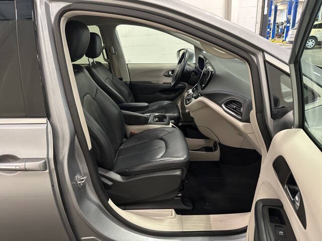 2021 Chrysler Pacifica Touring L