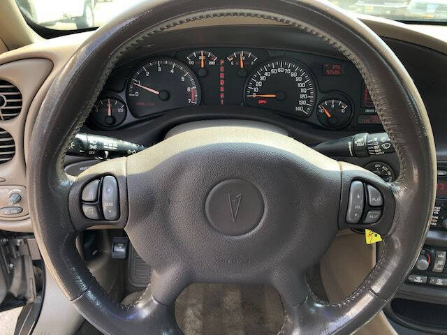 2000 Pontiac Bonneville for sale at Extreme Auto Plaza in Des Moines, IA